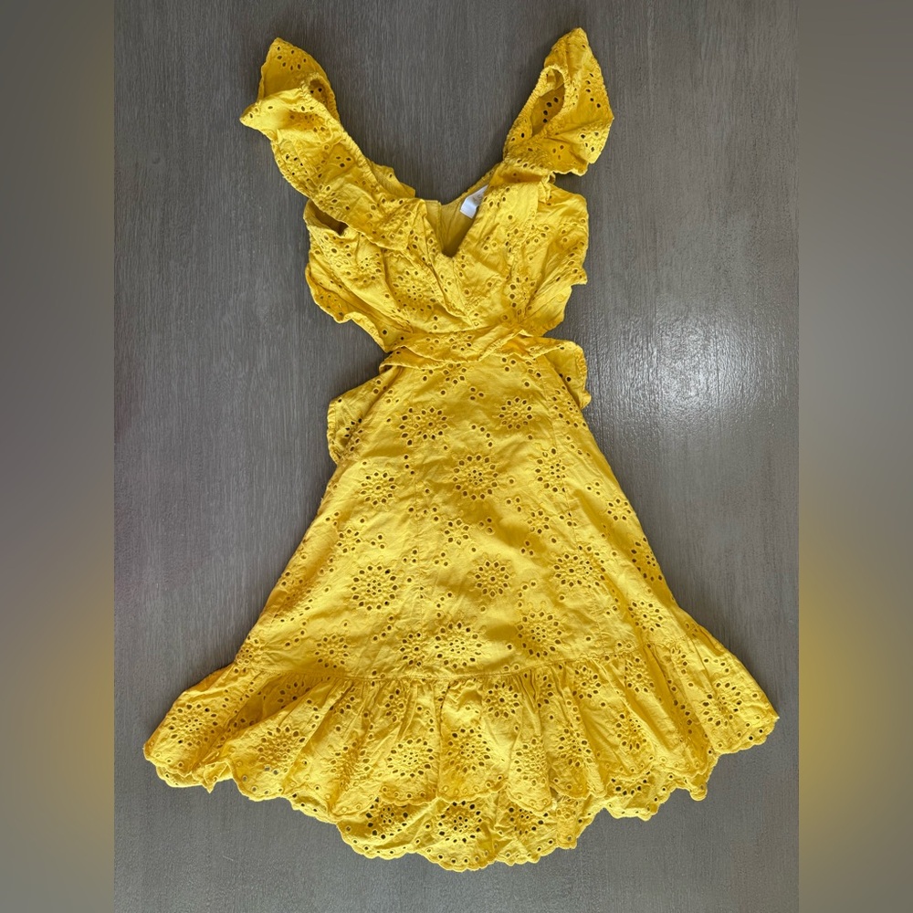ASTR The Label Elora Ruffle Eyelet Mini Dress Cut Out XS Yellow - Picture 4 of 11